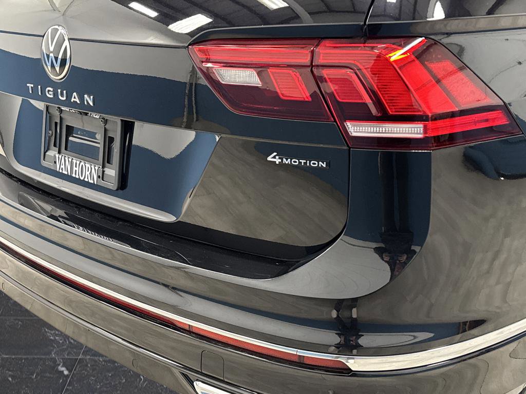 Used 2022 Volkswagen Tiguan SEL R-Line image 33