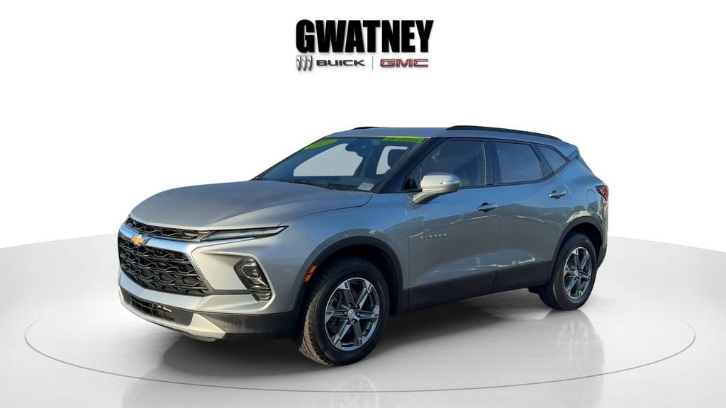 Used 2023 Chevrolet Blazer LT FWD image 1