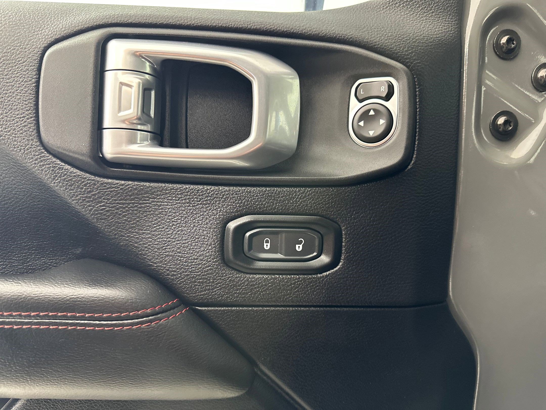 Used 2020 Jeep Wrangler Unlimited Rubicon w/ Dual Top Group image 11