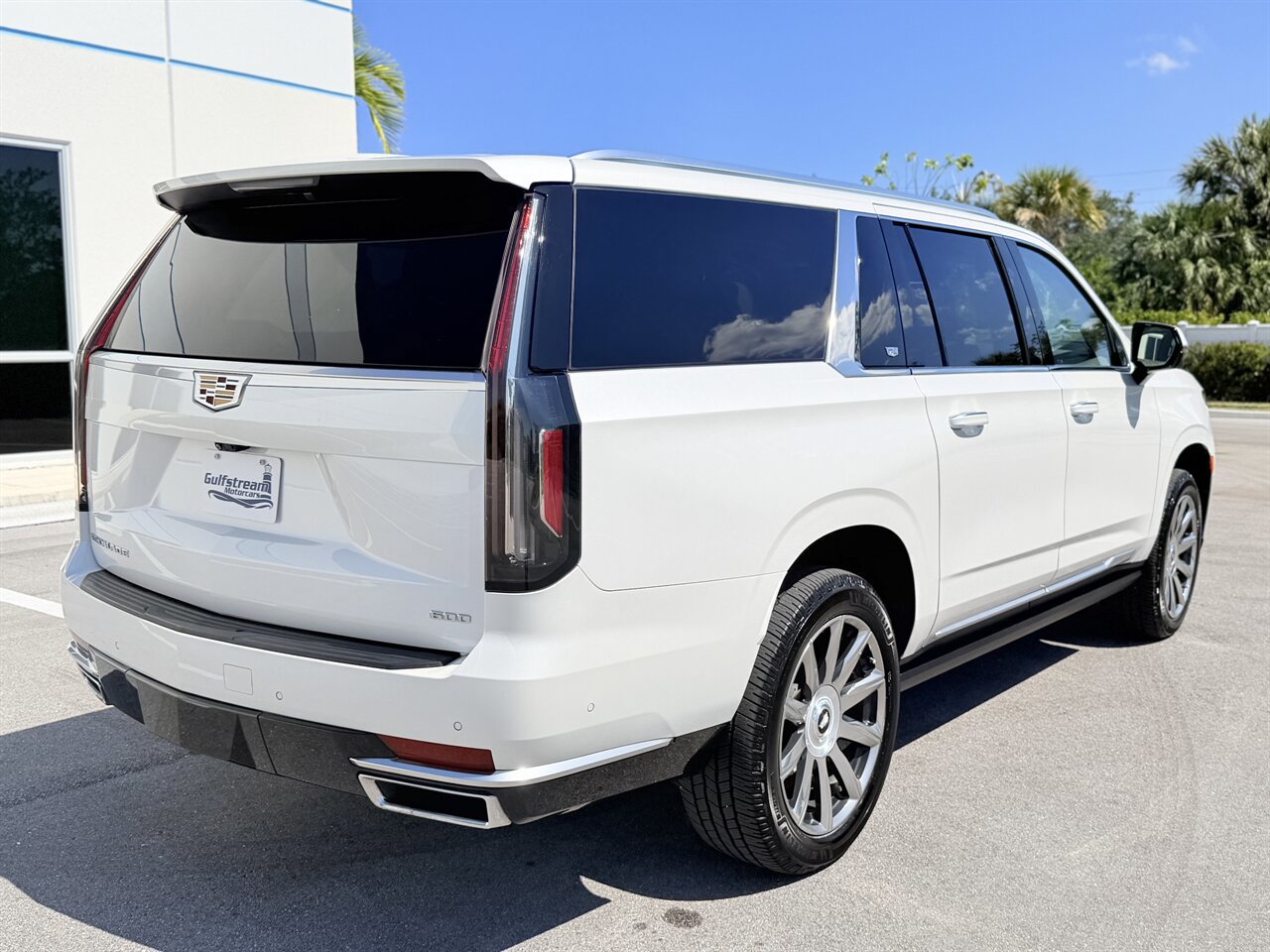 Used 2021 Cadillac Escalade ESV Premium Luxury Platinum AWD/4WD image 3