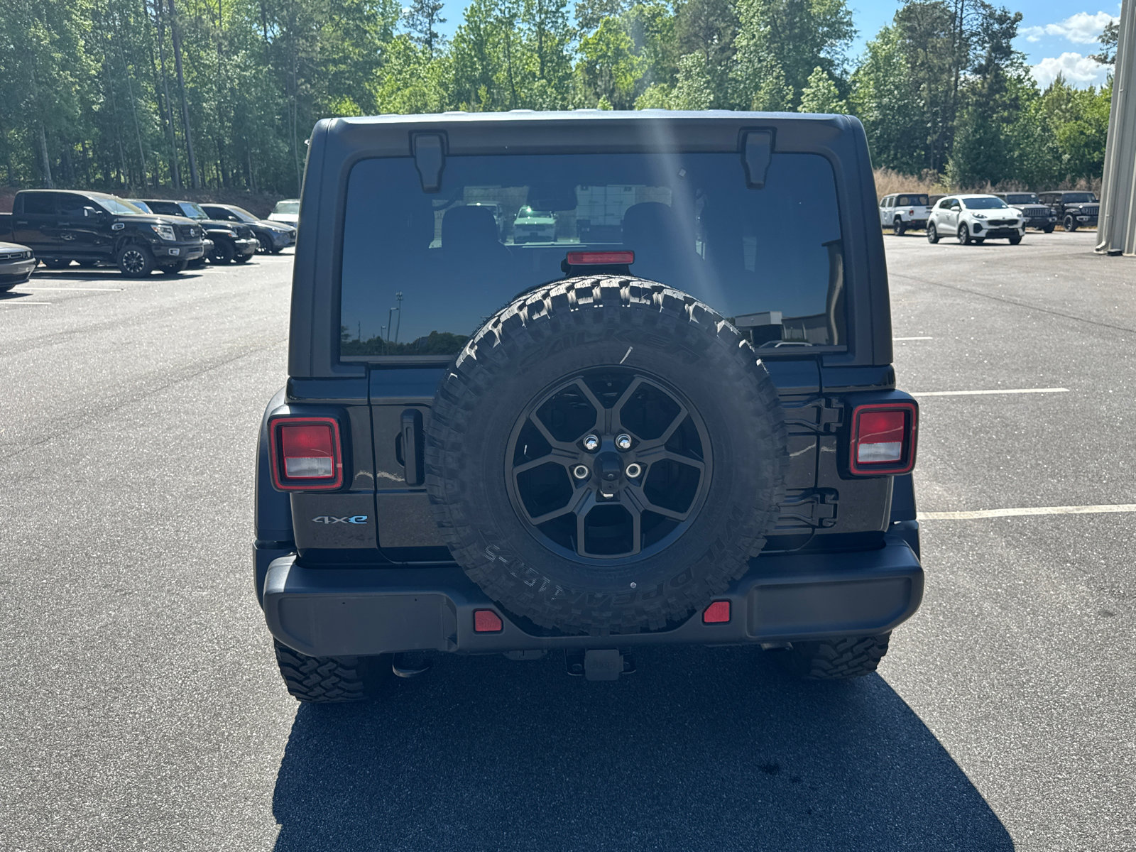 Used 2025 Jeep Wrangler Willys image 6