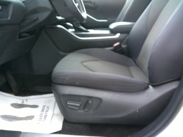 Used 2023 Toyota Highlander LE AWD/4WD image 22