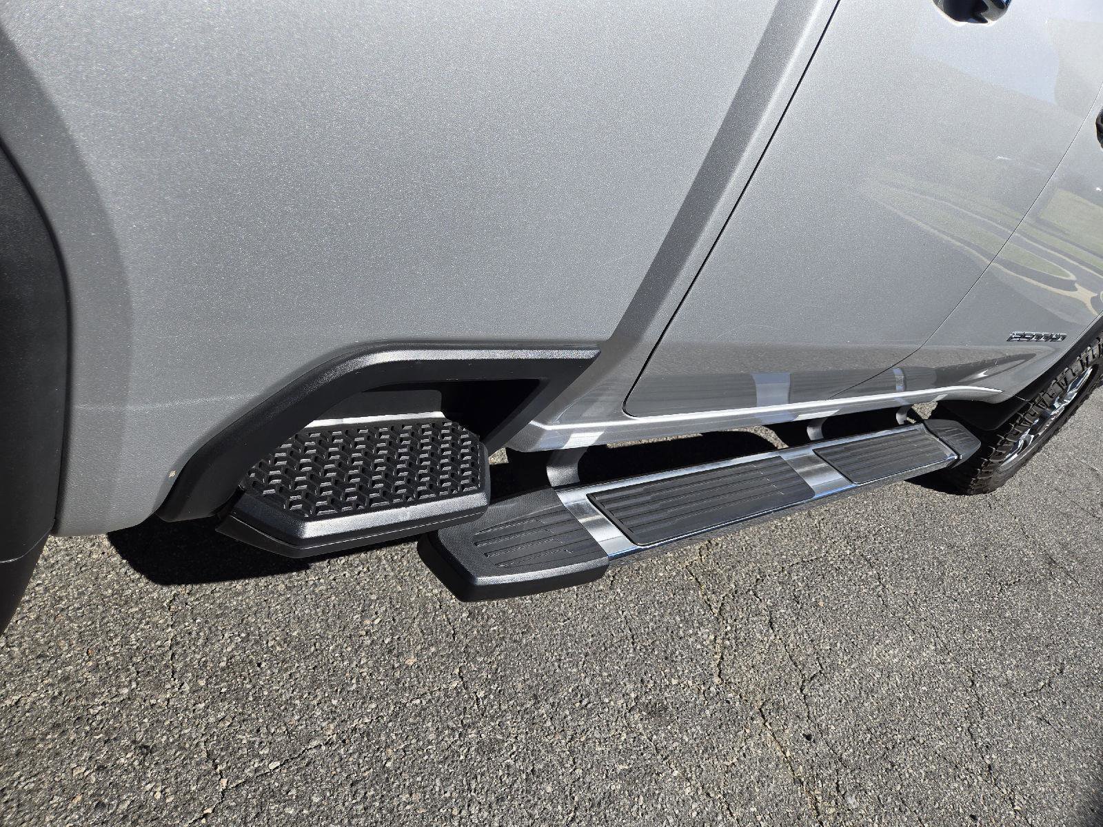 Used 2022 GMC Sierra 2500 SLT w/ SLT Convenience Package image 12