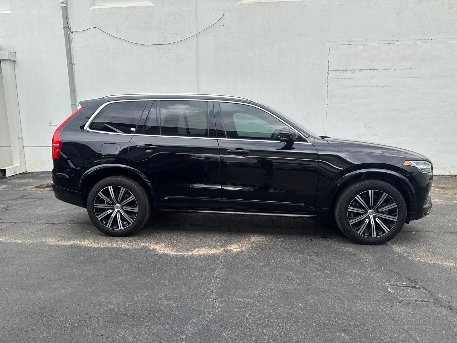 Used 2023 Volvo XC90 B6 Core w/ Protection Package Premier AWD/4WD image 4