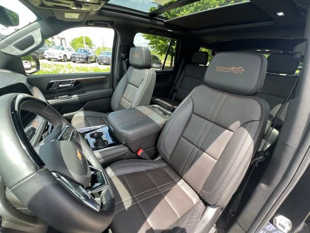 Used 2025 Chevrolet Tahoe High Country AWD/4WD image 20