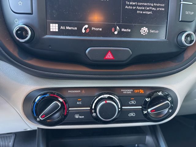 Used 2024 Kia Soul LX image 16