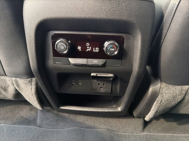 Used 2024 Chevrolet Traverse Z71 w/ Enhanced Driving Package image 22