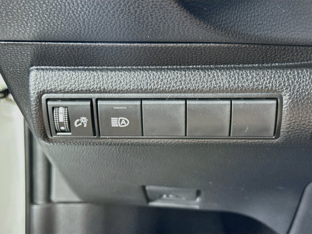 Used 2022 Toyota Corolla LE FWD image 19