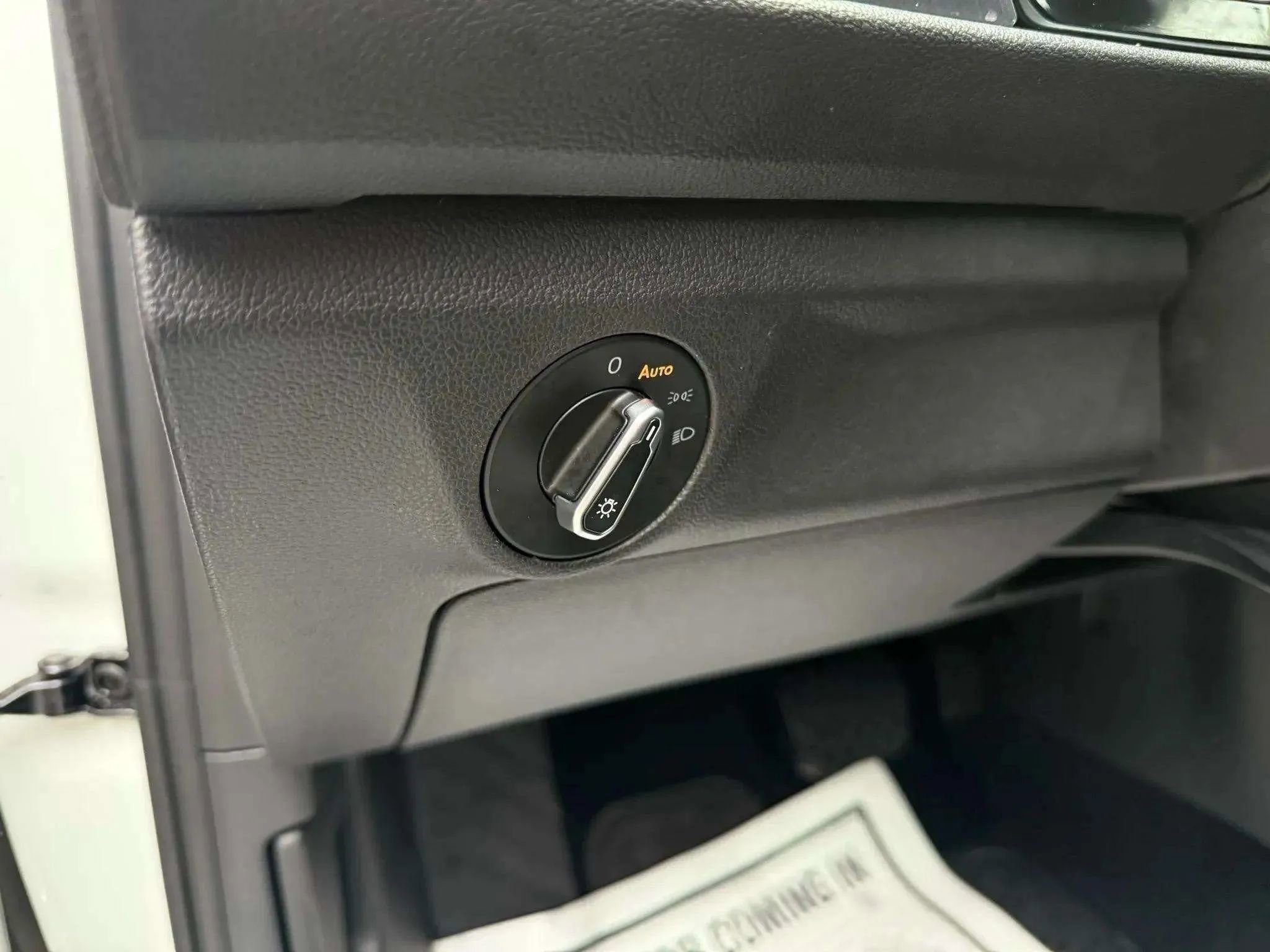 Used 2022 Volkswagen Jetta SE image 32
