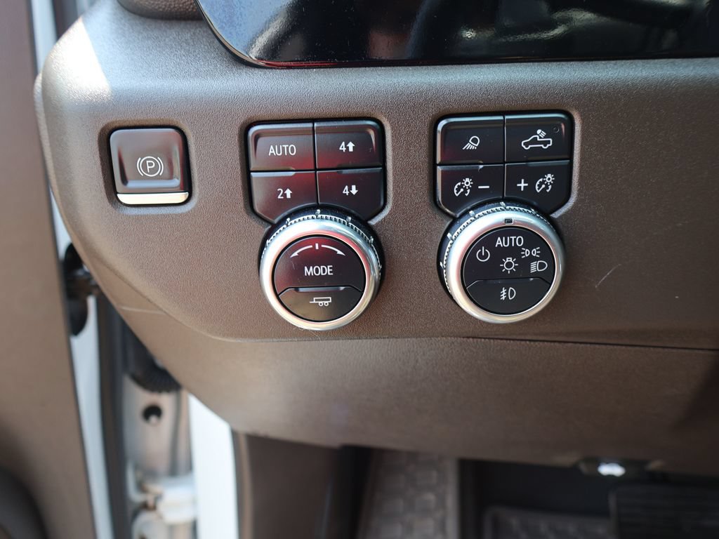 Used 2022 GMC Sierra 1500 SLT w/ SLT Convenience Package AWD/4WD image 42