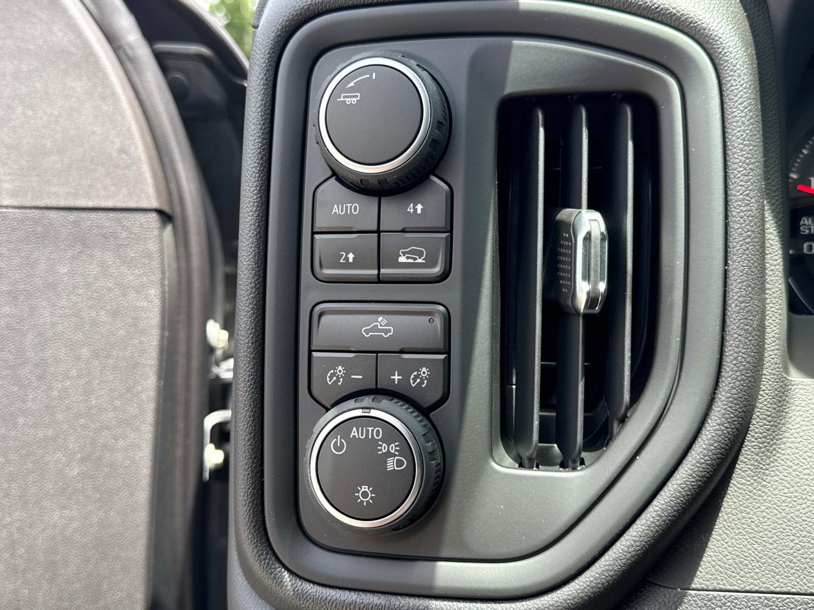 New 2025 Chevrolet Silverado 1500 Custom image 25