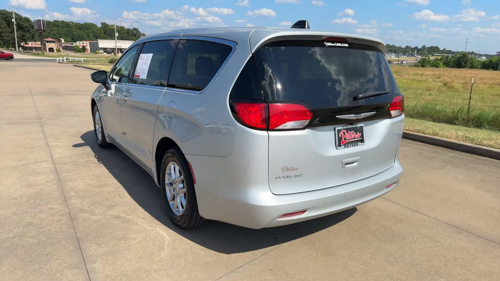 Used 2022 Chrysler Voyager LX FWD image 7