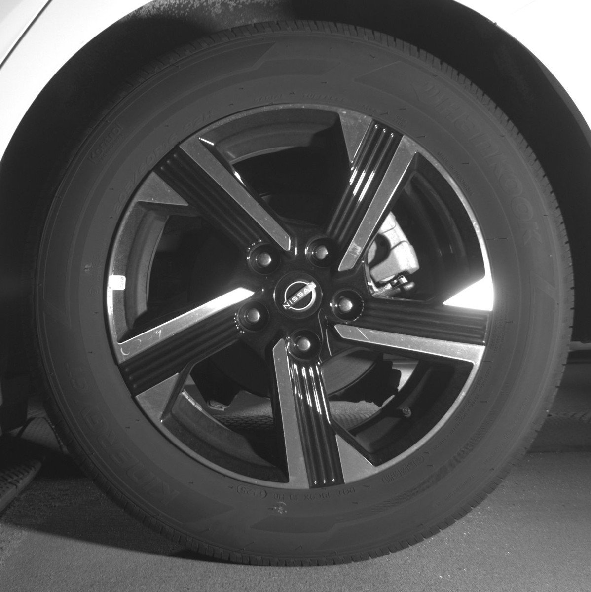 Used 2025 Nissan Sentra SV FWD image 14