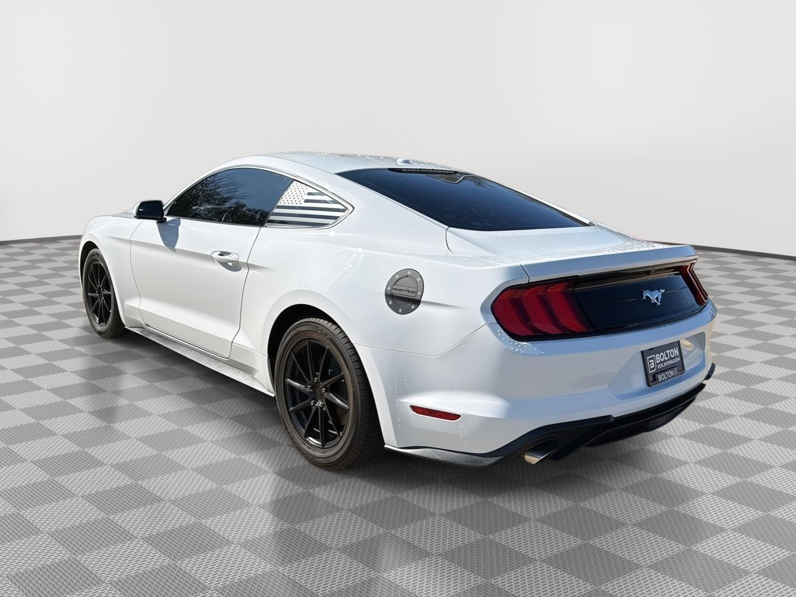 Used 2020 Ford Mustang Coupe image 3