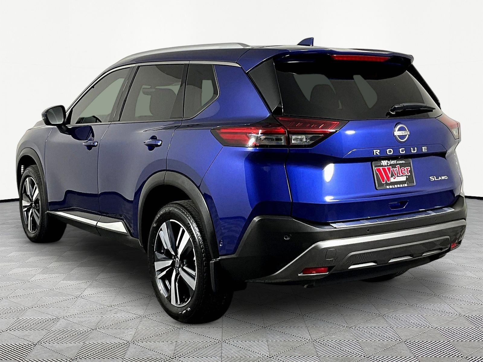 Certified 2023 Nissan Rogue SL w/ SL Premium Package AWD/4WD image 4