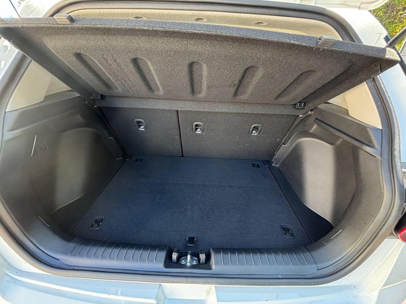 Used 2026 Hyundai Venue SEL FWD image 27