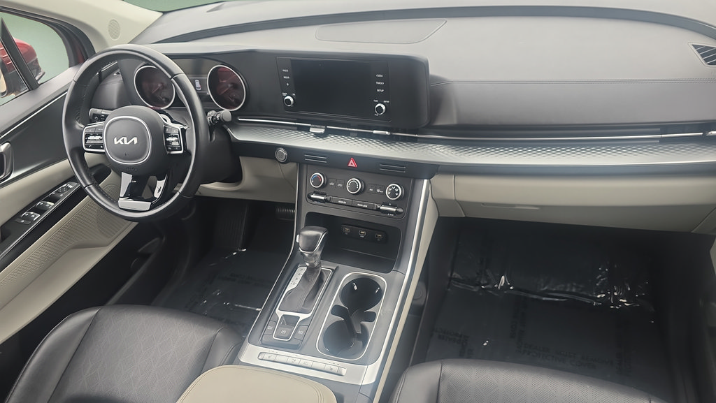 Used 2023 Kia Carnival LX FWD image 11
