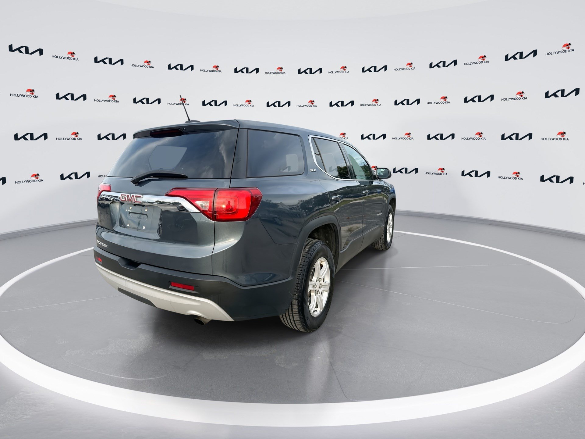 Used 2019 GMC Acadia SLE FWD image 8