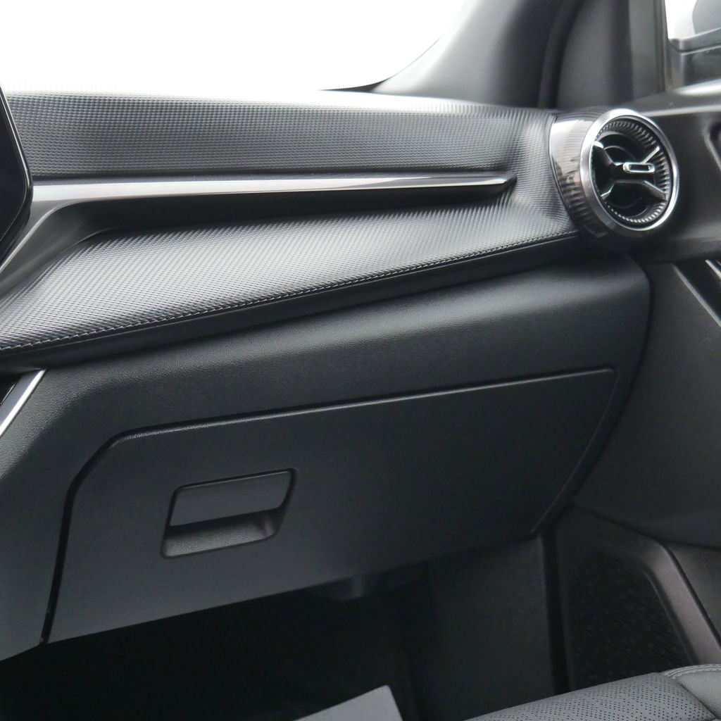 Used 2026 Chevrolet Equinox LT w/ Convenience Package II image 32