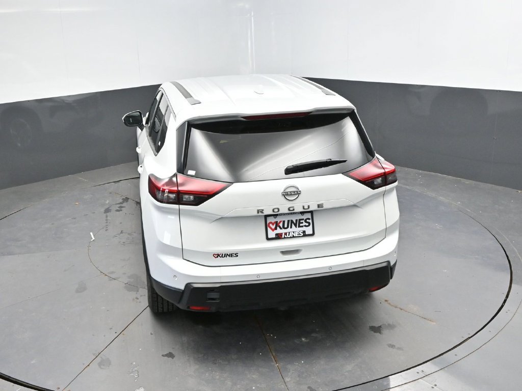 Used 2025 Nissan Rogue SV FWD image 28