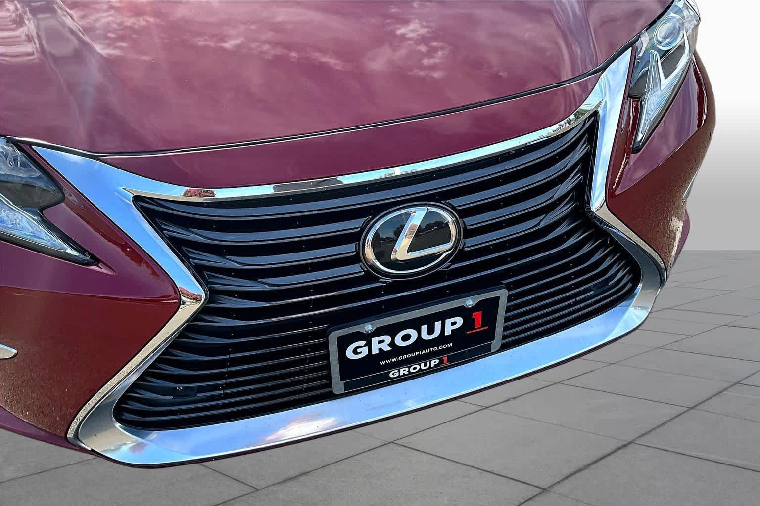 Used 2018 Lexus ES 350 w/ Navigation System Package FWD image 29