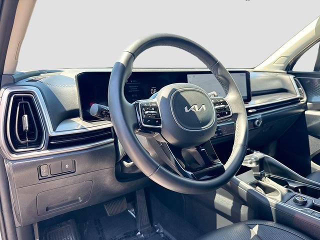 Used 2025 Kia Sorento S AWD/4WD image 10