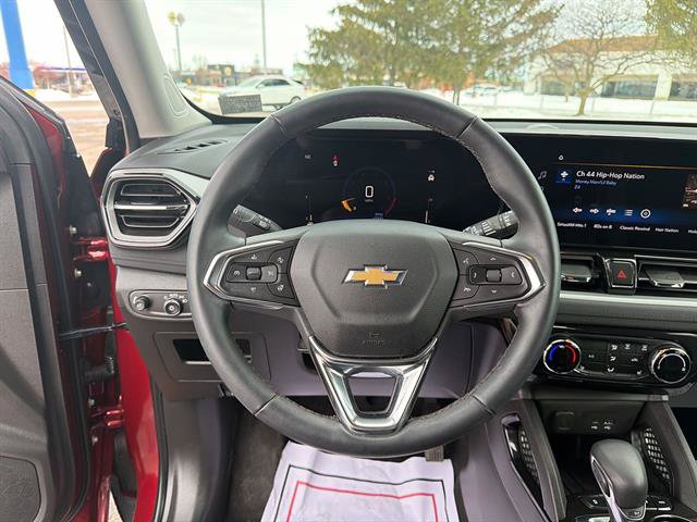 Used 2024 Chevrolet TrailBlazer LT w/ LT Cold Weather Package AWD/4WD image 11