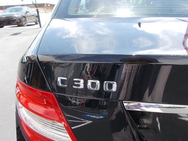 Used 2011 Mercedes-Benz C 300 Sedan image 10