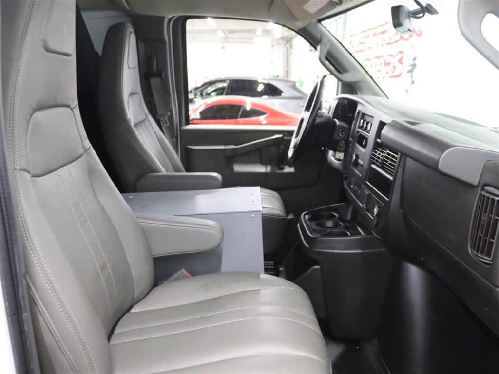 Used 2022 Chevrolet Express 2500 Extended w/ Enhanced Convenience Package RWD image 16