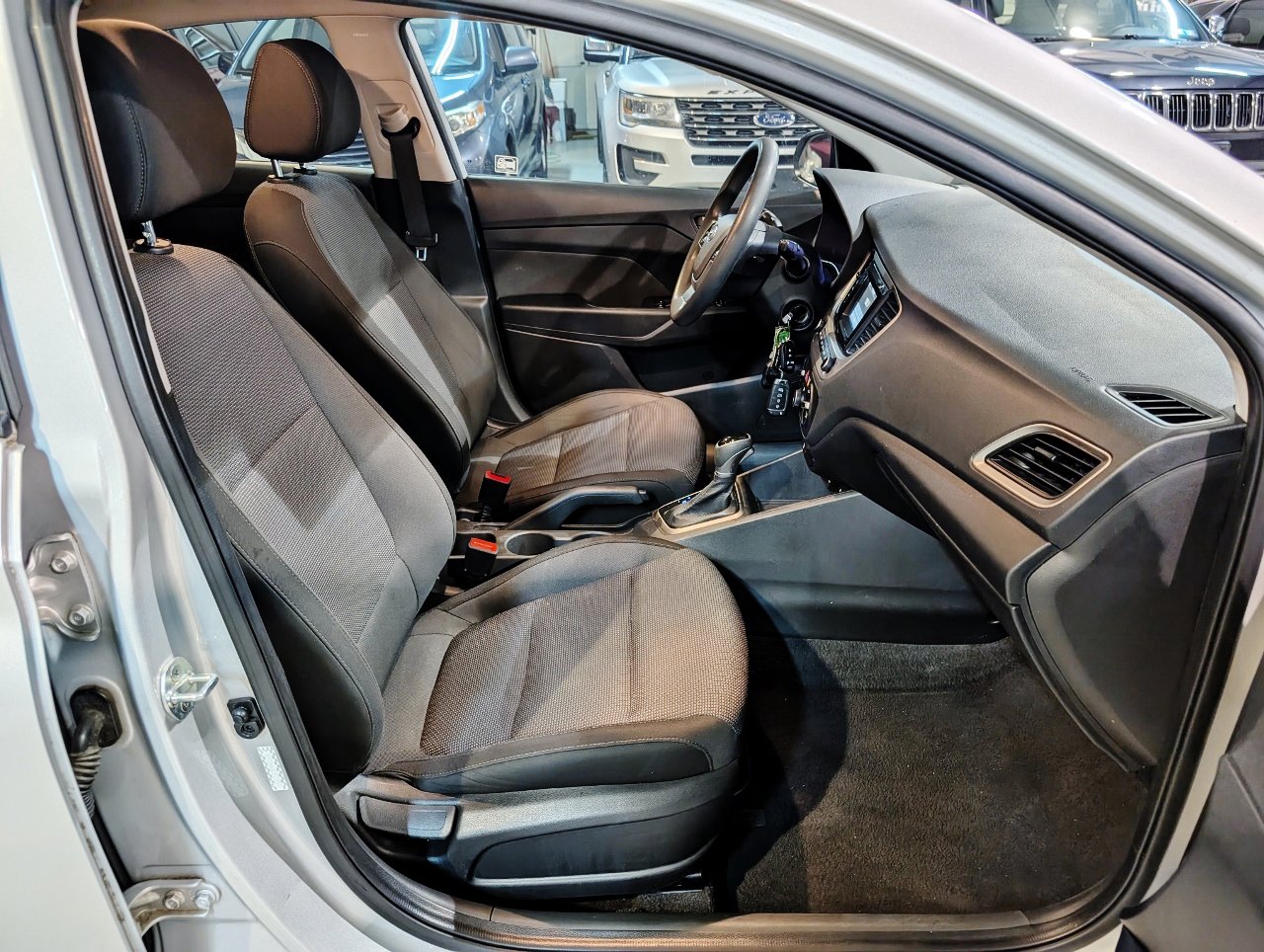 Used 2020 Hyundai Accent SE image 29