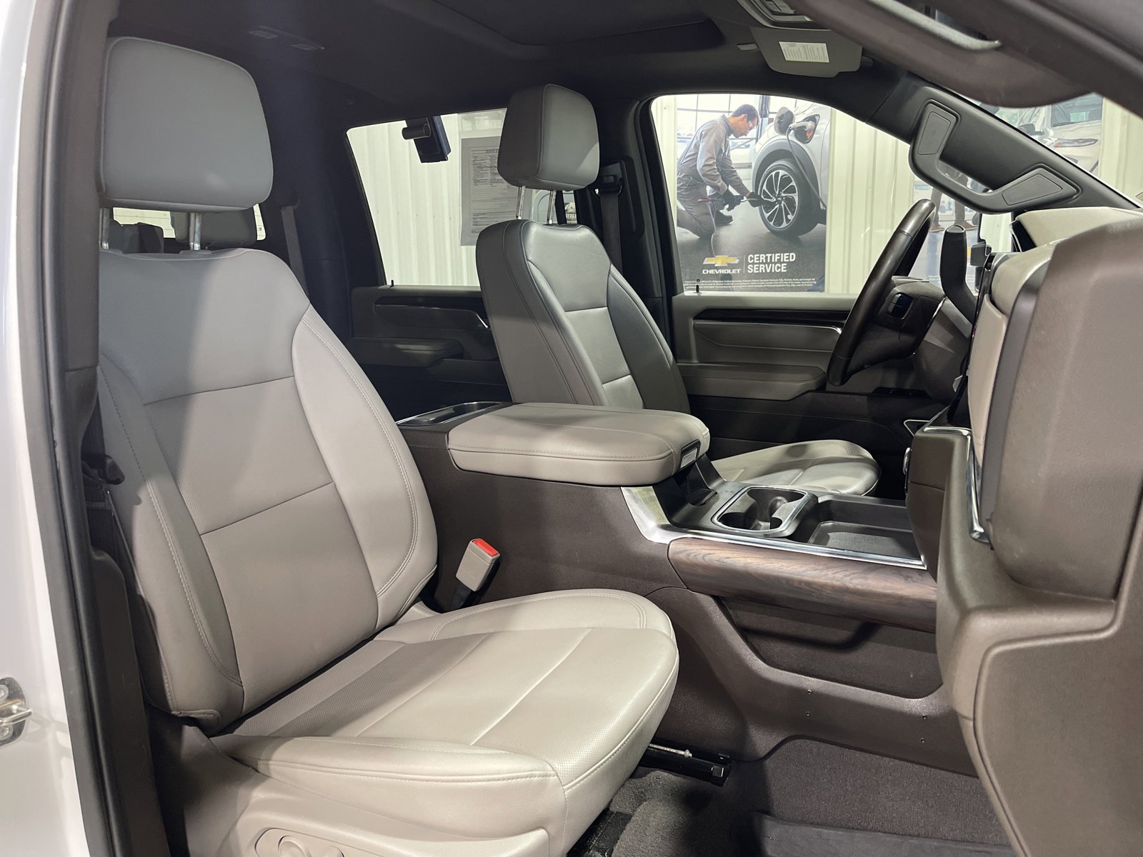 Used 2024 GMC Sierra 3500 SLT w/ SLT Premium Package AWD/4WD image 21