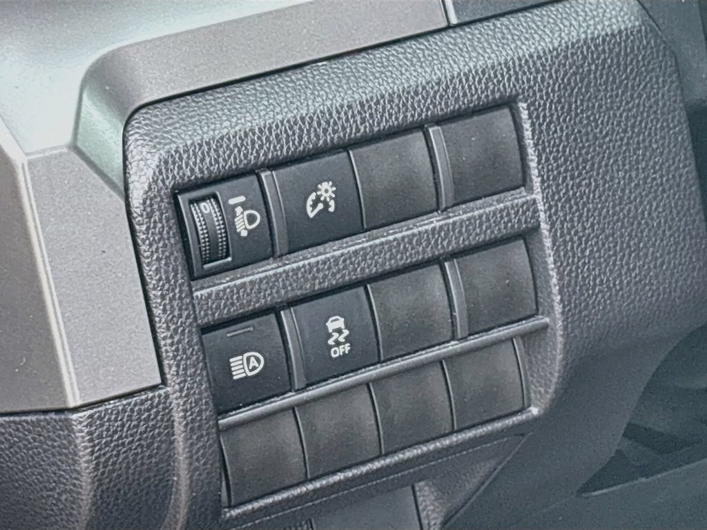 Used 2024 Toyota Tacoma SR5 AWD/4WD image 10