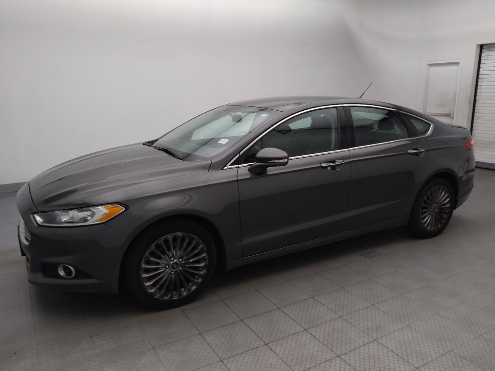 Used 2016 Ford Fusion Titanium FWD image 2