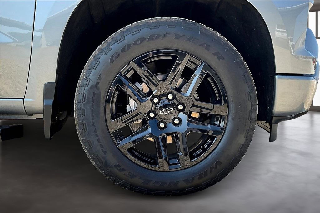 Used 2025 Chevrolet Silverado 1500 RST w/ Dark Appearance Package image 39