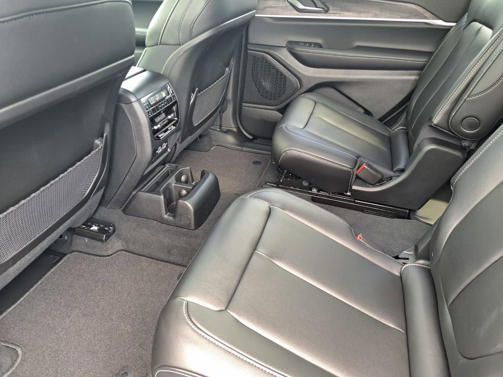 New 2025 Jeep Grand Cherokee L Limited w/ Black Appearance Package image 24