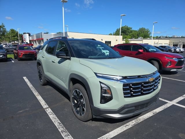 Used 2025 Chevrolet Equinox LT w/ Convenience Package II AWD/4WD image 9