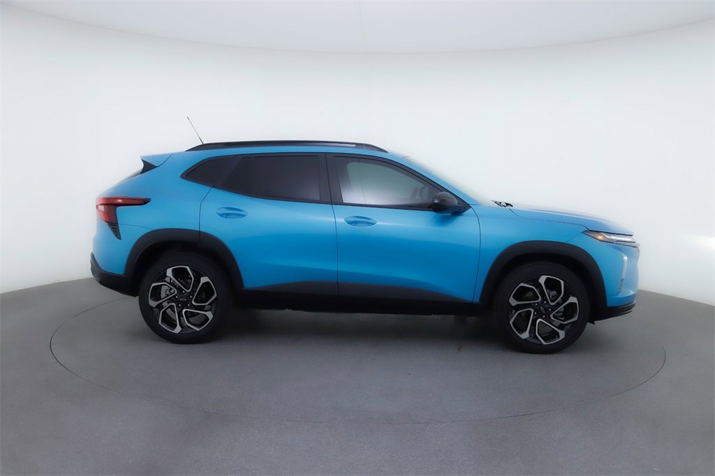 Used 2025 Chevrolet Trax RS w/ Driver Confidence Package image 9