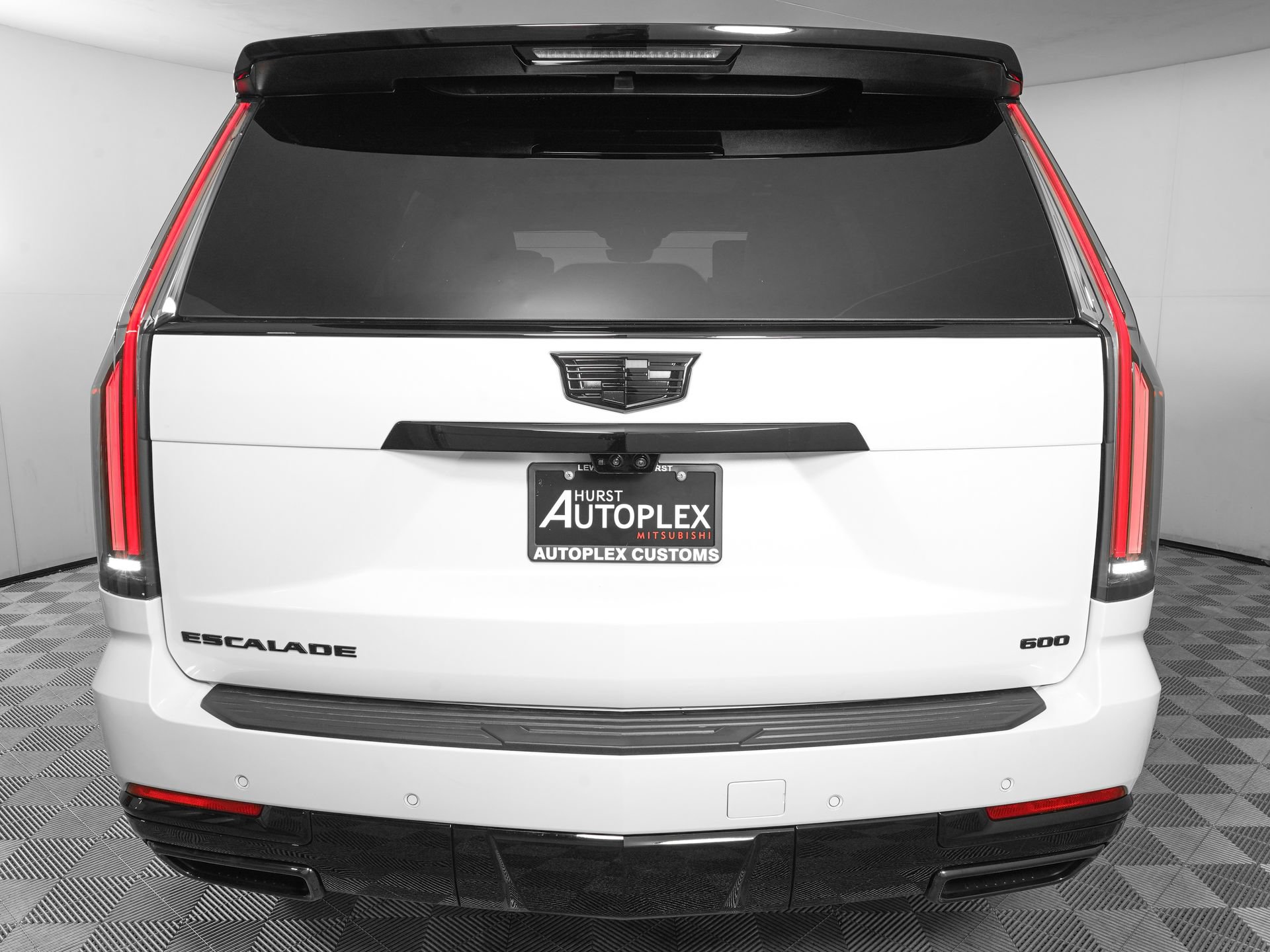 Used 2026 Cadillac Escalade Platinum Luxury w/ LPO, Floor Liner Package AWD/4WD image 6