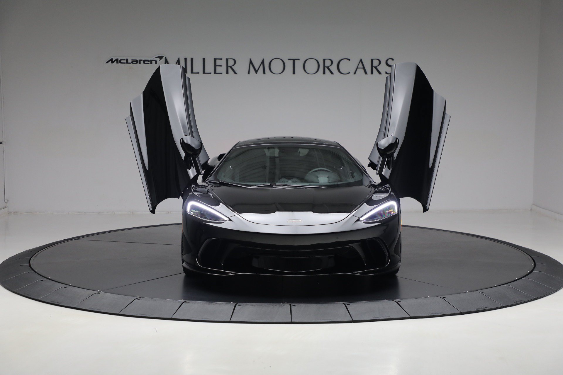 Used 2025 McLaren GTS RWD image 13