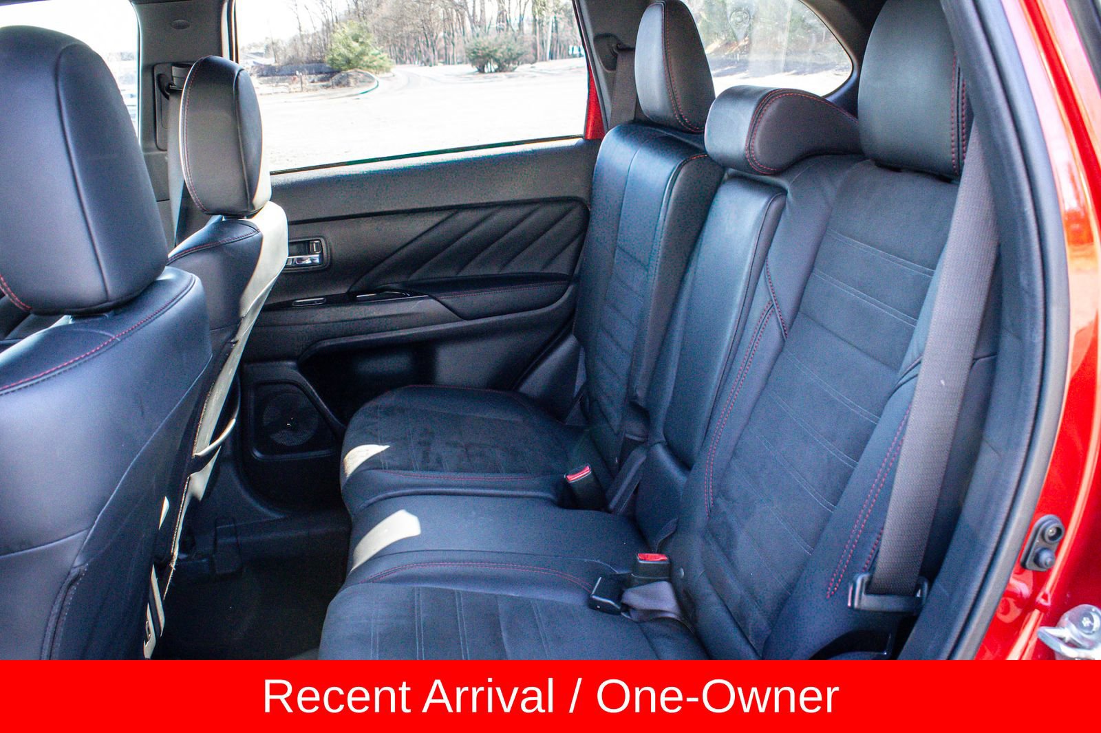 Used 2022 Mitsubishi Outlander 4WD Plug-In Hybrid image 12