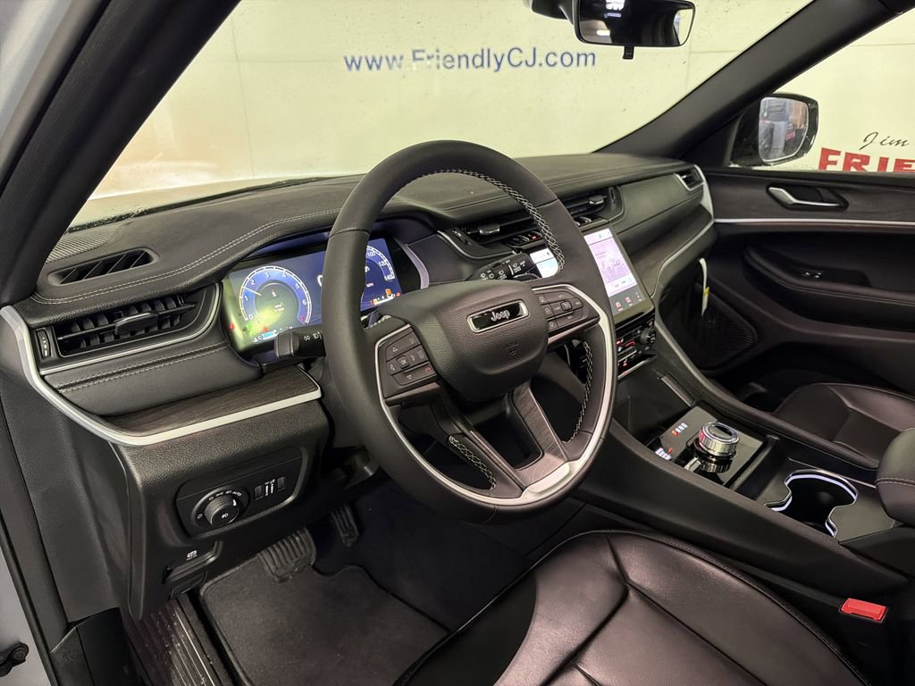 New 2025 Jeep Grand Cherokee Limited image 11