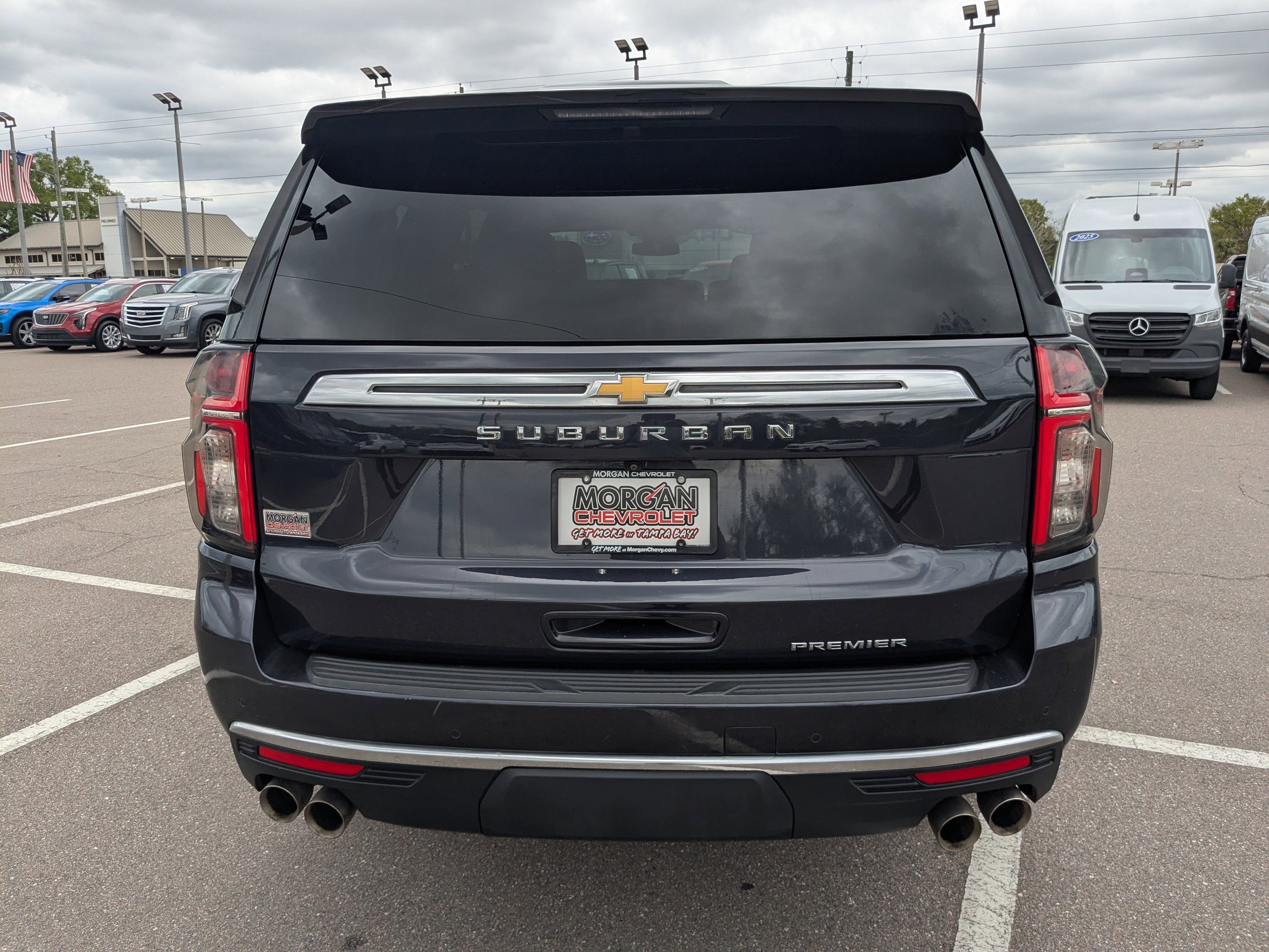 Used 2023 Chevrolet Suburban Premier image 5