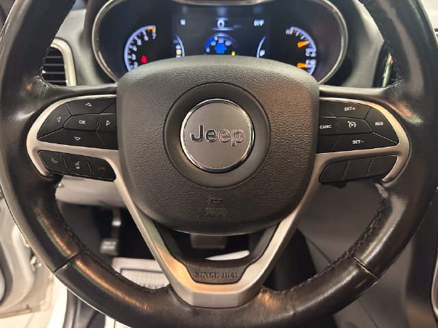 Used 2019 Jeep Grand Cherokee Limited w/ Trailer Tow Group IV AWD/4WD image 12