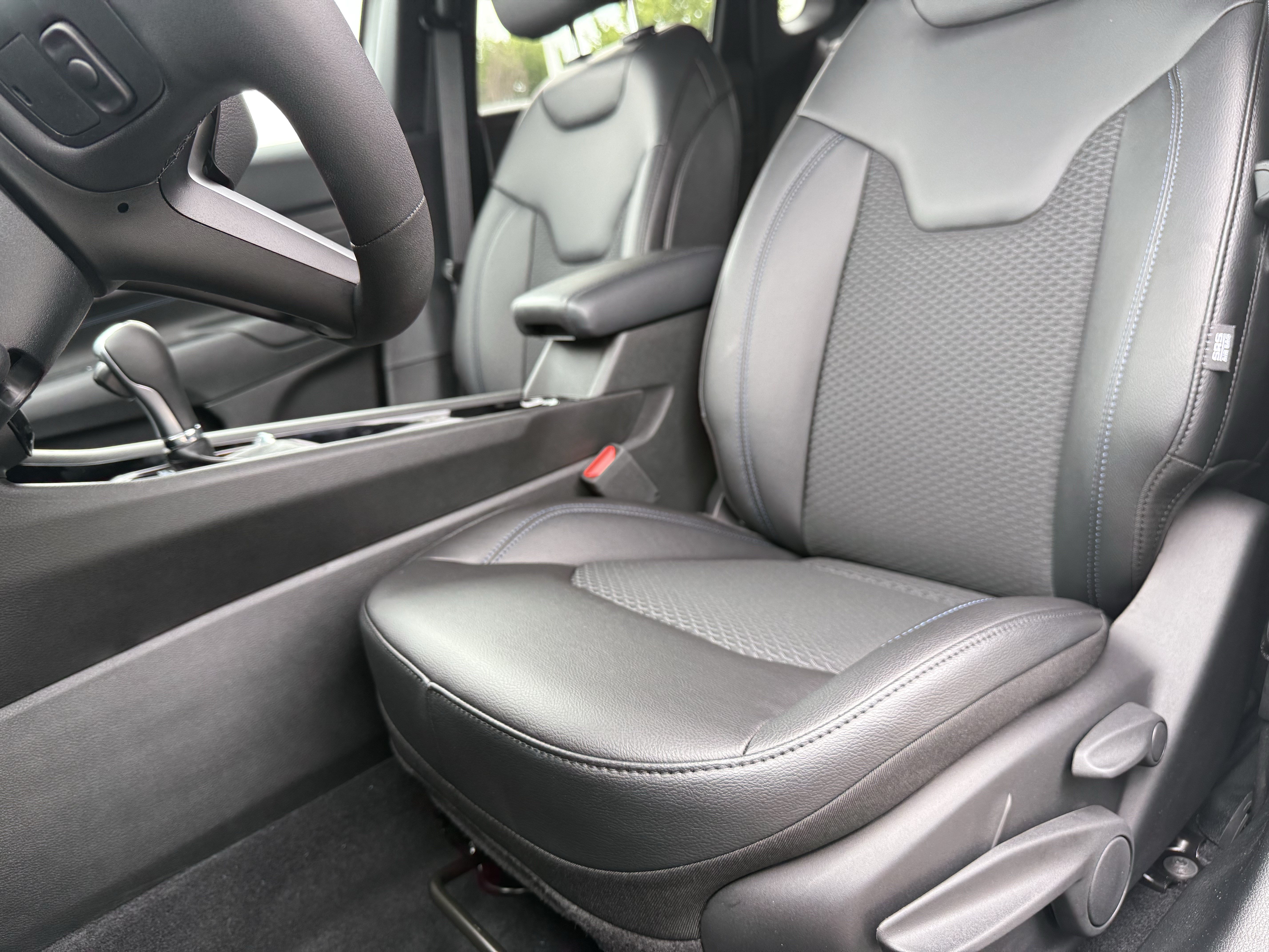 New 2026 Jeep Compass Latitude AWD/4WD image 16
