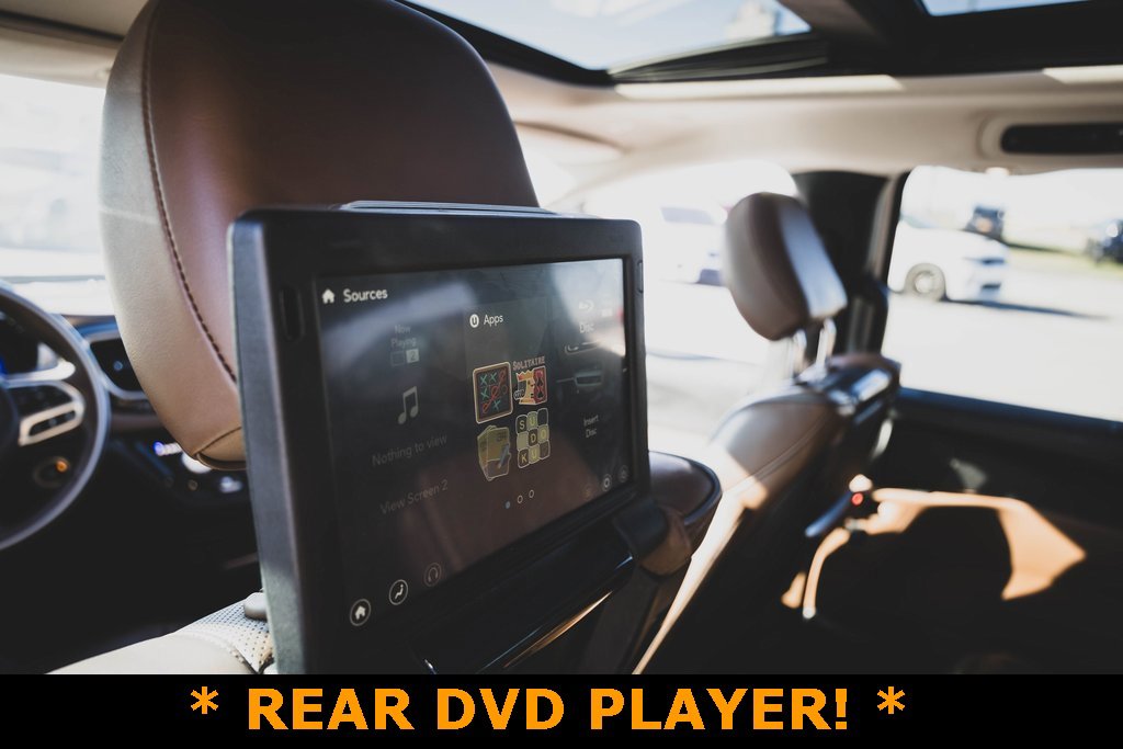 Used 2018 Chrysler Pacifica Limited w/ Tire & Wheel Group image 10