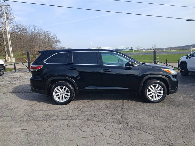 Used 2016 Toyota Highlander LE