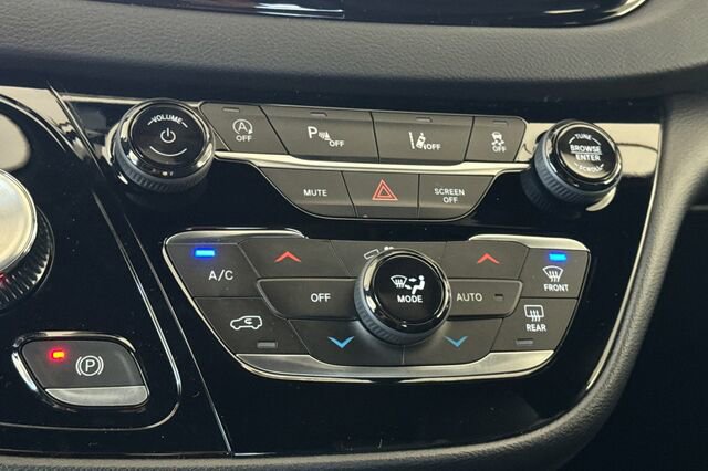 New 2026 Chrysler Voyager LX FWD image 18