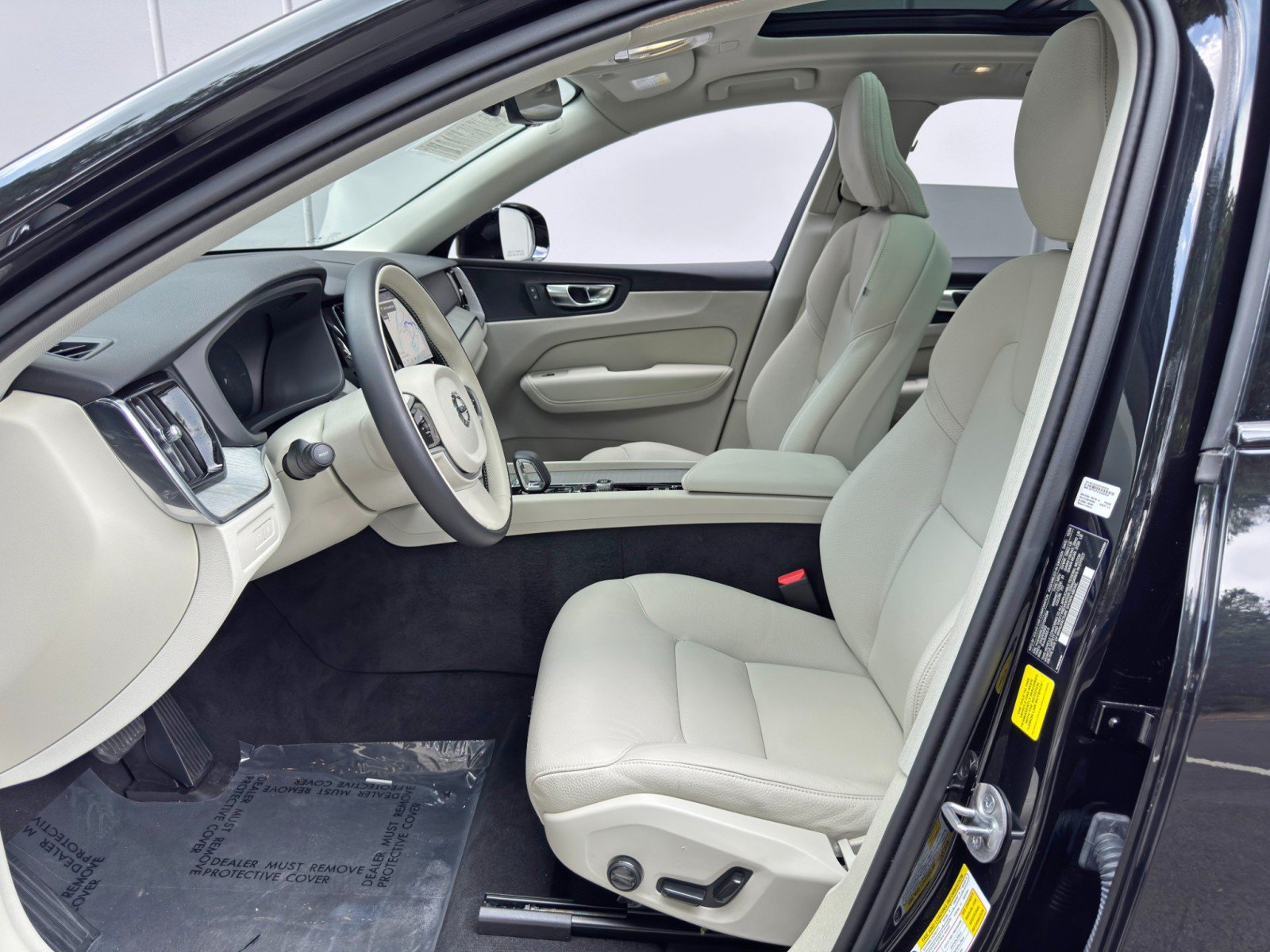 Used 2025 Volvo XC60 T8 Plus w/ Protection Package Premier AWD/4WD image 17