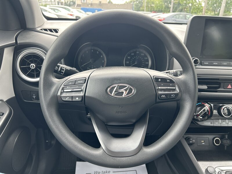 Used 2022 Hyundai Kona SE AWD/4WD image 13
