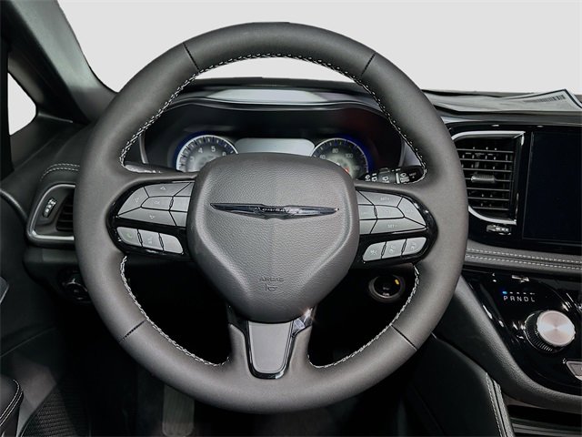 New 2026 Chrysler Pacifica Limited image 22
